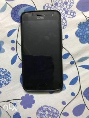1 year old Moto G5 Plus in awesome condition with