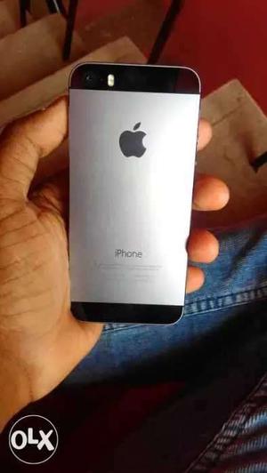 IPhone 5s 16gb space grey. With Full accessories.