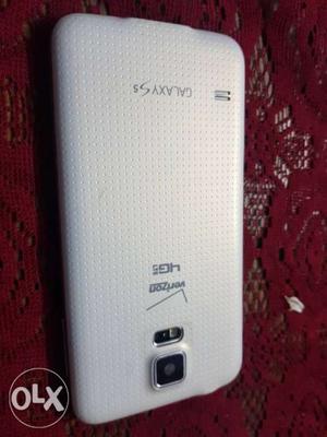 Samsung Galaxy S5 2GB RAM 16GB ROM white colour