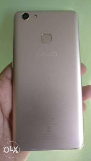 Vivo v7 plus only 3 month old bill box charger