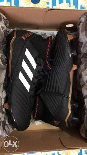 Adidas predator 18.3 size 9 soccer shoes, used only for 6