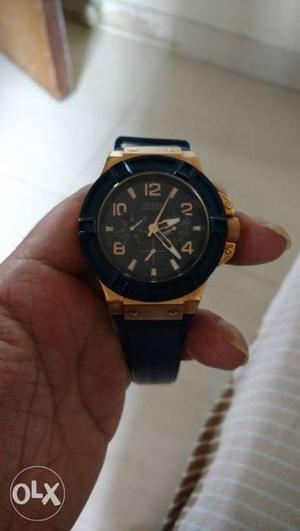 Brand new condition smart guess watch. with box