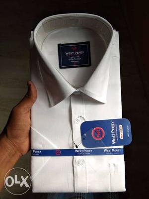 Branded white shirt 100% cotton.. only 44 size