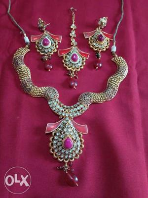 Copper golden washable necklace, earings n Maang