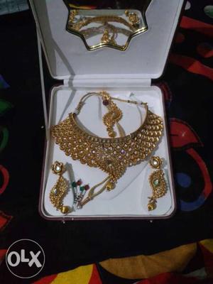 Golden party wear jewellery