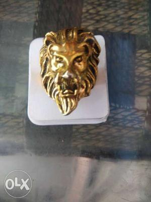Lion ring brand new used twice.price negociable