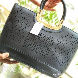 NEW black handbag just for ₹900/- awesome quality