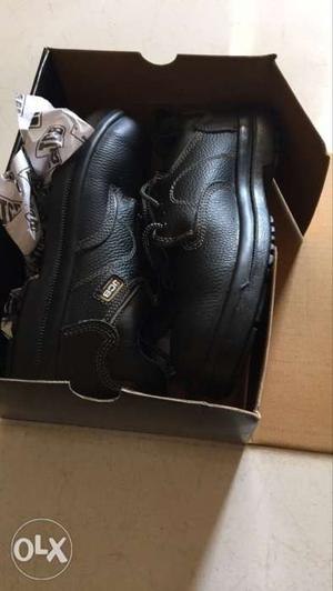 Safety shoes new ones size:9 genuine buyers can
