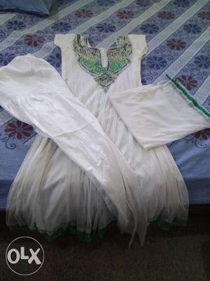 Women's White, Black, And Green Floral Sari Dress