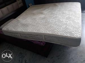 8 inches Matress for king size bed,excellent
