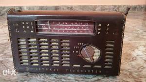 Antique radio Hitachi 8 transistor 3 band radio