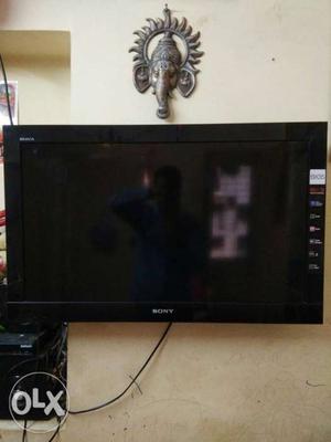 Black LCD SONY TV 32 inches