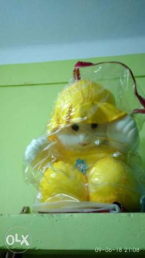 Brand new seal packed Yellow And White Plush Toy Pack