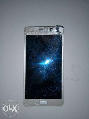 Damaged Samsung A5 mobile in sell original parts