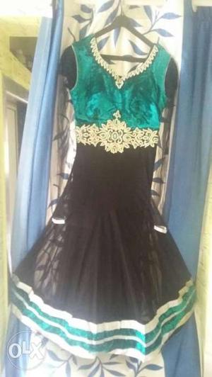 Dress is in very good condition Can wear up to 14