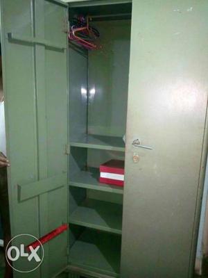 Excellent condition with lockers