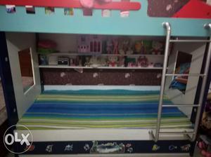 Hut design Bunk bed 7.5 feet long with 3 big