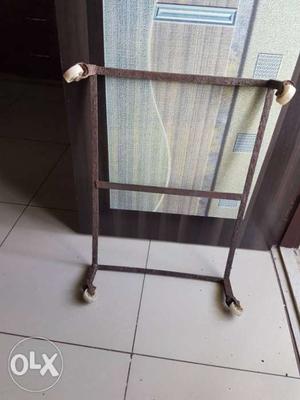 Iron cooler stand size 