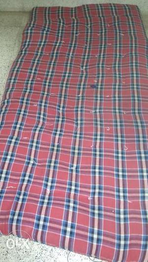 Mattress for single cot maroon