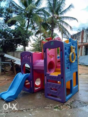 Playgro Highriser PlayStation in very gud condition...