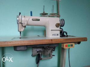 Siruba sewing machine good condition 