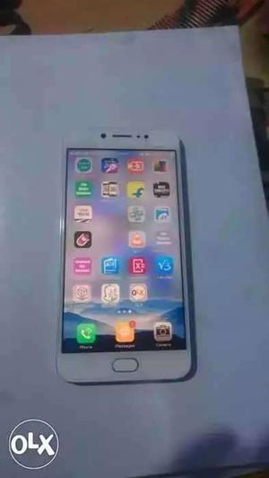 Urgent sale vivo v5s without scratch with bill