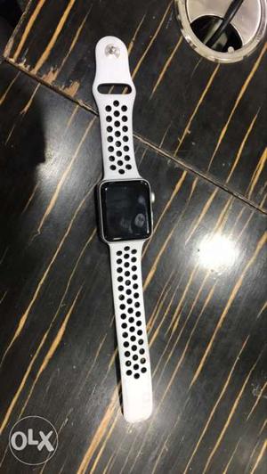 APPLE WATCH 3. Nike edition. 42mm. 4 months old