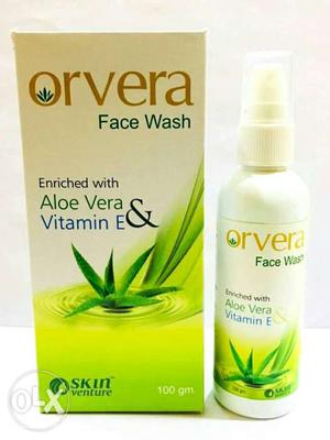 Aloe Vera With Vitamin E Enriched Face Wash.