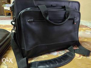 Black Leather 2-way Handbag