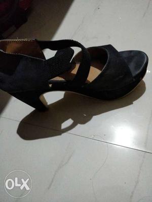 Black Leather Peep-toe Shoe