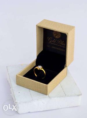 Gold-colored Real diamond Ring With Box