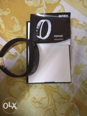 Intex fitrist. with bill and box