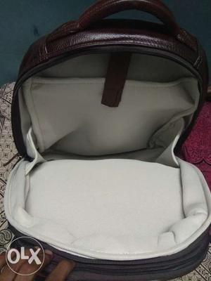 New Pure leather college/multi-purpose bag. Looks