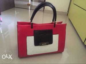 New black and red ESBEDA branded pursh