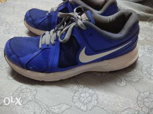 Nike sport shoes size 10