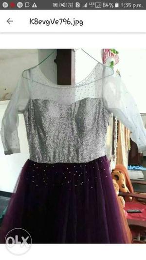 One time used gown interested persons contact me.