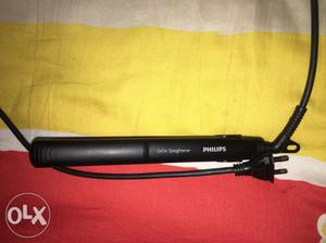 2 months old hair straightner, good condition.