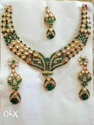 Artificial jewellery set