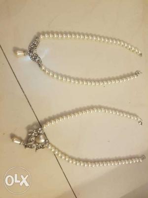 Artificial pearl jewelry used only once.. bought