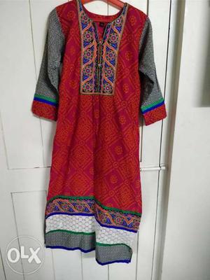 Good red bandini design with embroidery! M size