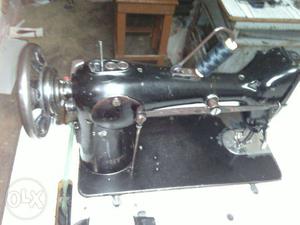 MERRIT sewing machine (big) good working