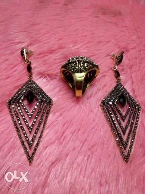 Nice color black stone earrings and black stone ring set