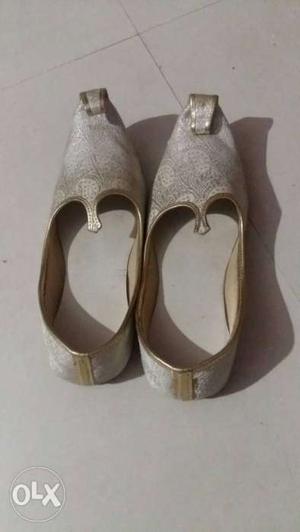 Pair Of Gray Leather Open-toe shoes