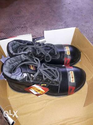 Safety Shoes (Un Used)