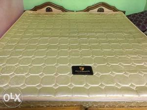 Single cots 6x3 size 2 cots and 6x6 spring bed 1 no