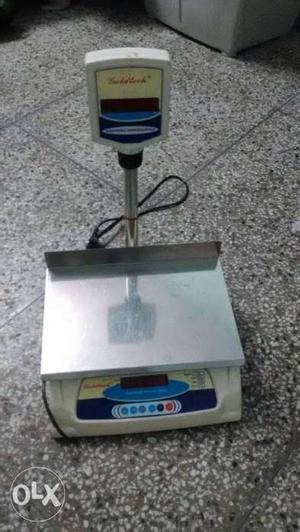 Weight machine. capacity 30kg. for commercial