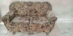 2 seatr sofa gd condition