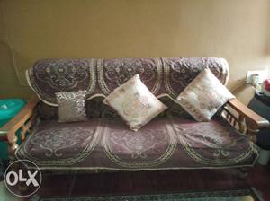 3 PC sofa set no damage. urgent sell.