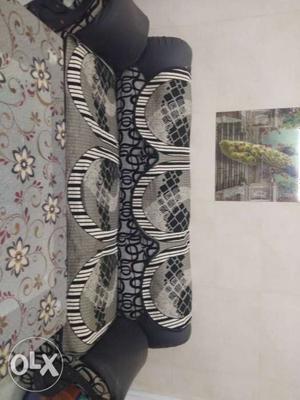 7 seater sofa set with table in good condition