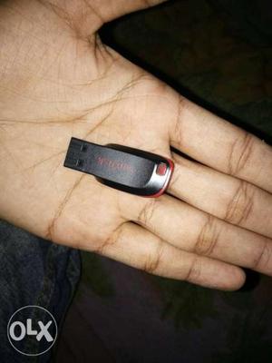 A very new 8 GB pen drive